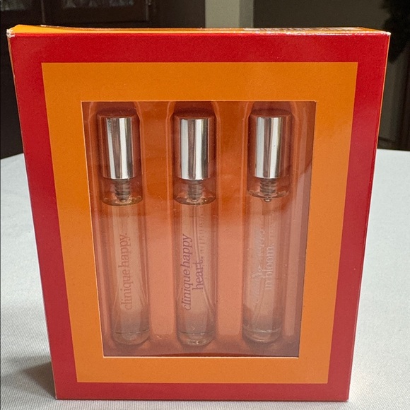Clinique “A Little Happiness” gift set. - Picture 2 of 10